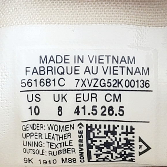 Converse Women's size 10 Chuck Taylor Allstar sneakers. - Picture 9 of 9